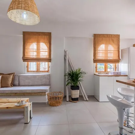 Idalia Stylish With Hot Tub Apartment Gouves