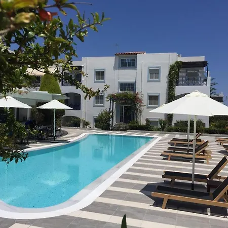 Idalia Stylish With Hot Tub Apartment
