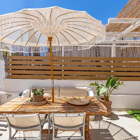 Idalia Stylish With Hot Tub Apartment *